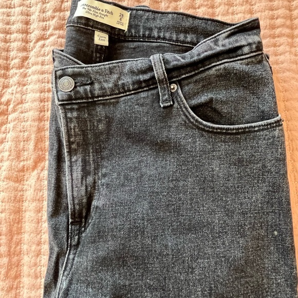 Abercrombie & Fitch Women's High Rise Jeans - Black - Picture 5 of 5